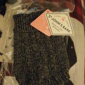 New dog sweater. never used